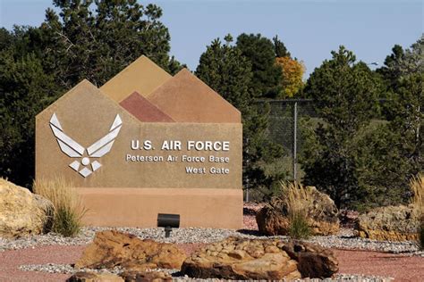 The total <b>cancer</b> morbidity among Air Force personnel in the cohort was somewhat lower than expected; the standardized incidence ratio (SIR) was 0. . Military bases linked to cancer